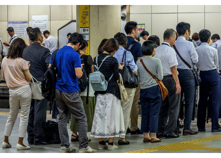 Let Passengers First Disembark Before Boarding