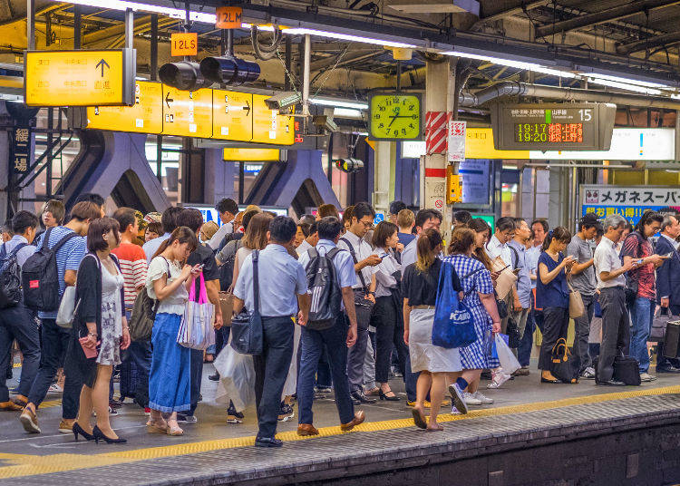 No. 10: 176% Congestion Rate – Keihin Tohoku Line
(Kawaguchi Station → Akabane Station)