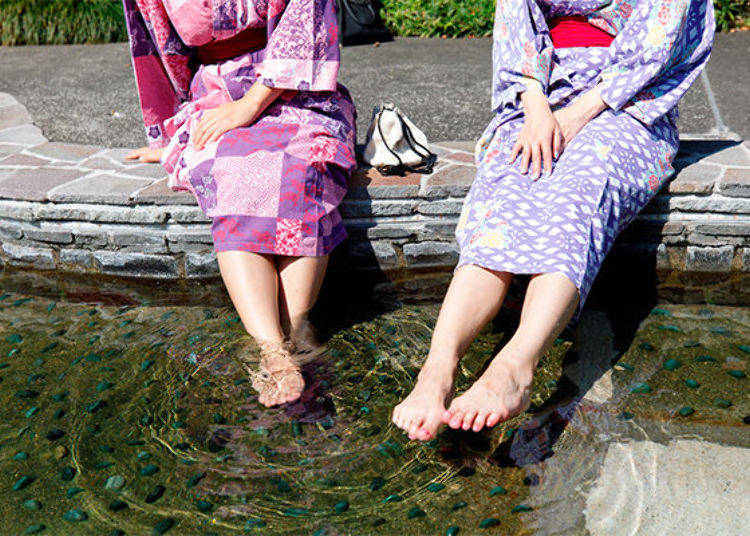 3. 泡泡足湯,悠哉一下!在“日本庭園"的休息區有一條湯之道(是有舖滿小石頭的天堂路足湯),盡情享受一下腳底穴道按摩~