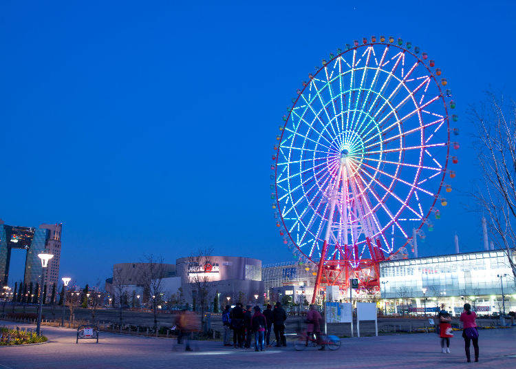 4. The Center Promenade: Colorful Illuminations Light up the Night