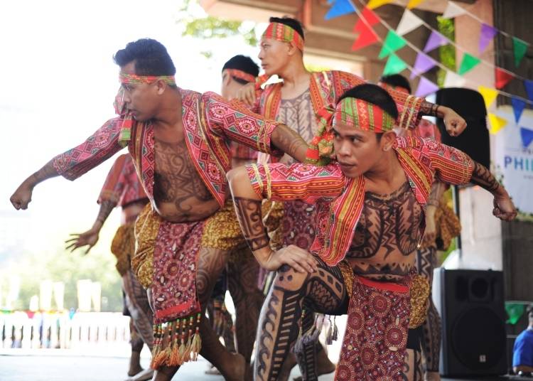 Filipino People Love to Sing and Dance! What are the Performance Highlights?