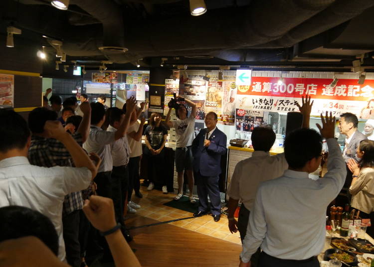 会場のボルテージは最高潮!大人の本気の「じゃんけん大会」!