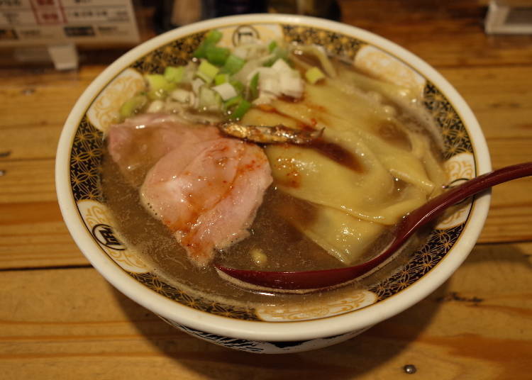 Sugoi! Niboshi Ramen Nagi: Original ramen flavor in a Golden Gai atmosphere!