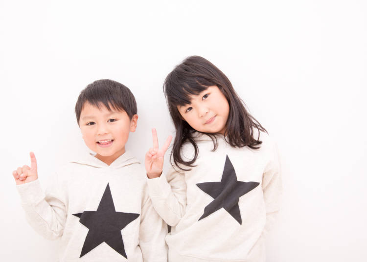 1. 遊園地でお揃いの格好をしている人が多い!