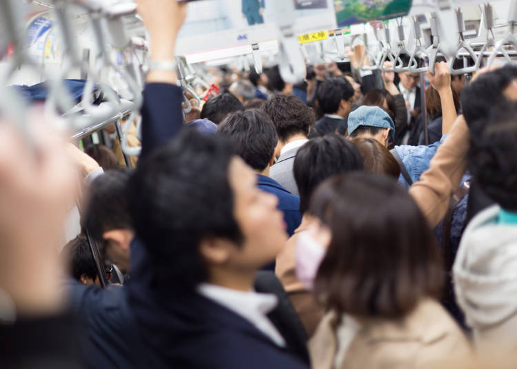 4. 普段優しい日本人が、通勤ラッシュの時だけ別人に!