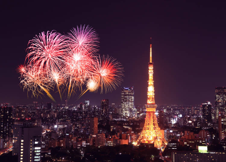 7. 打ち上げ花火が1時間も続く!