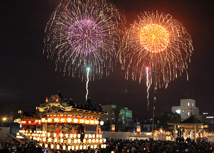 幻想的な冬の写真攻略法③:冬花火&伝統の祭りの夜景を美しく