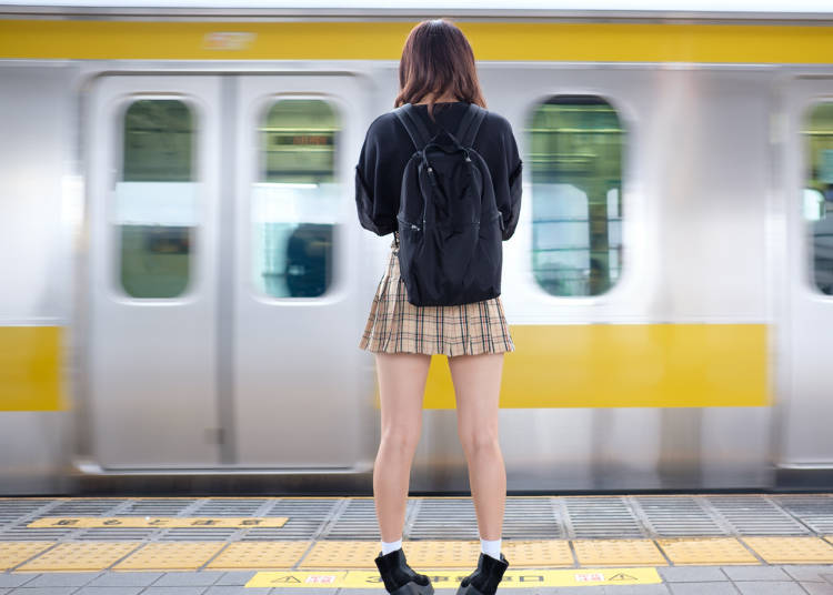 噂その4「冬でもミニスカートを履くって本当ですか? 寒くないんですか?」