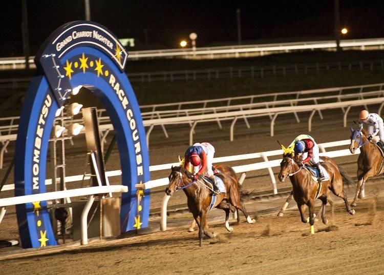 【日高町】名物のナイトレースを楽しみながらジンギスカンに舌鼓