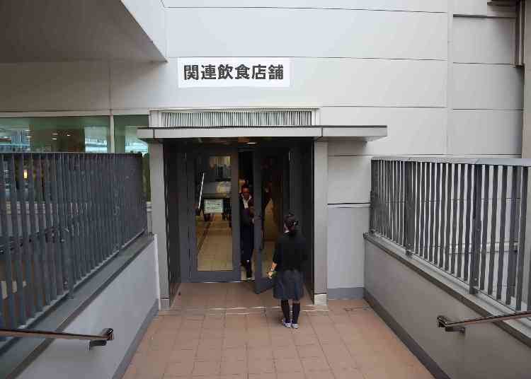 3階は市場グルメが味わえる飲食店エリア!