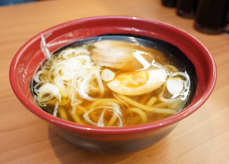 おすすめサイドメニュー①専門店並みの味!こだわりがつまった「魚介醤油ラーメン」!