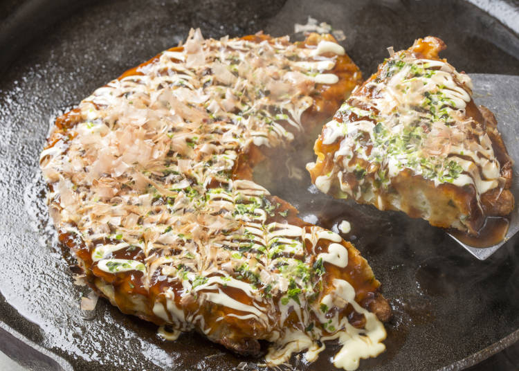 日本では気軽に食べられて種類が多い!「お好み焼き」