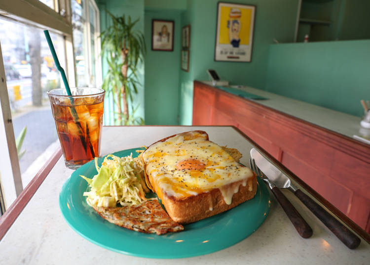 写真映えするおしゃれな店内でオリジナルサンドウィッチを「BUY ME STAND」