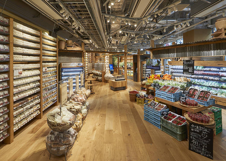 ■ The marché, bakery, and Blend Tea Studio are also new additions