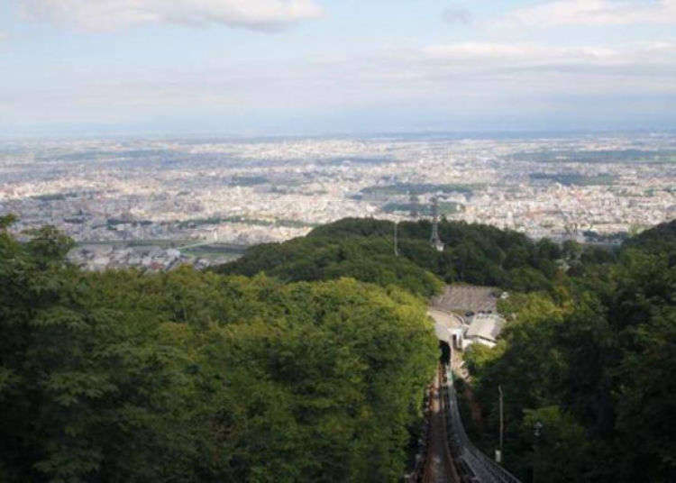 日本新三大夜景!札幌的绝佳景点「藻岩山」玩乐攻略