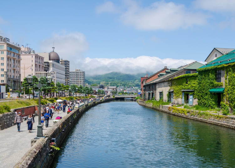 Hokkaido Trip Day 2: Taking the train from Sapporo to Otaru! Shopping and walking around the canal