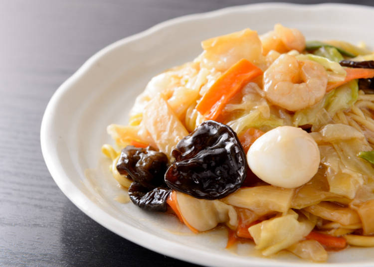 2. Ankake yakisoba (Fried noodles with thick sauce)