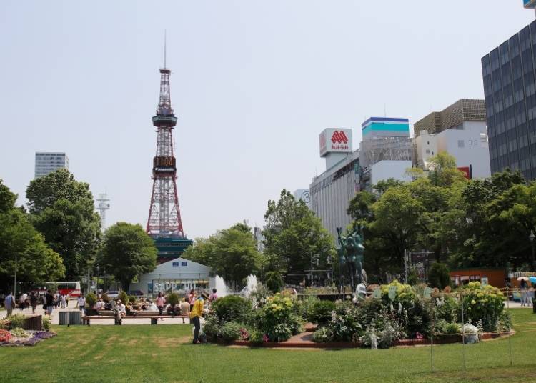 【札幌観光スポット4】札幌のランドマークから街を見渡す「さっぽろテレビ塔」