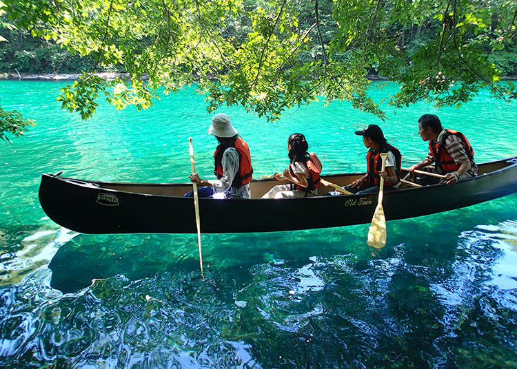 Explore the mysterious lake 'Shikotsuko' - Experience the tranquility by canoe!