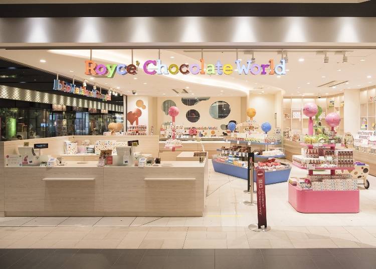3rd floor connecting path: Smile Road / Royce’ Chocolate World