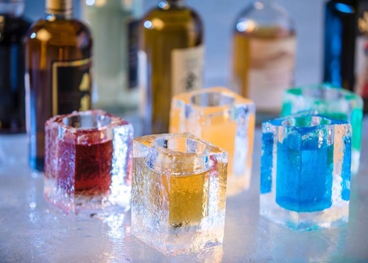 ■ Ice Bar, where you can enjoy sipping extraordinary drinks in a quiet winter forest