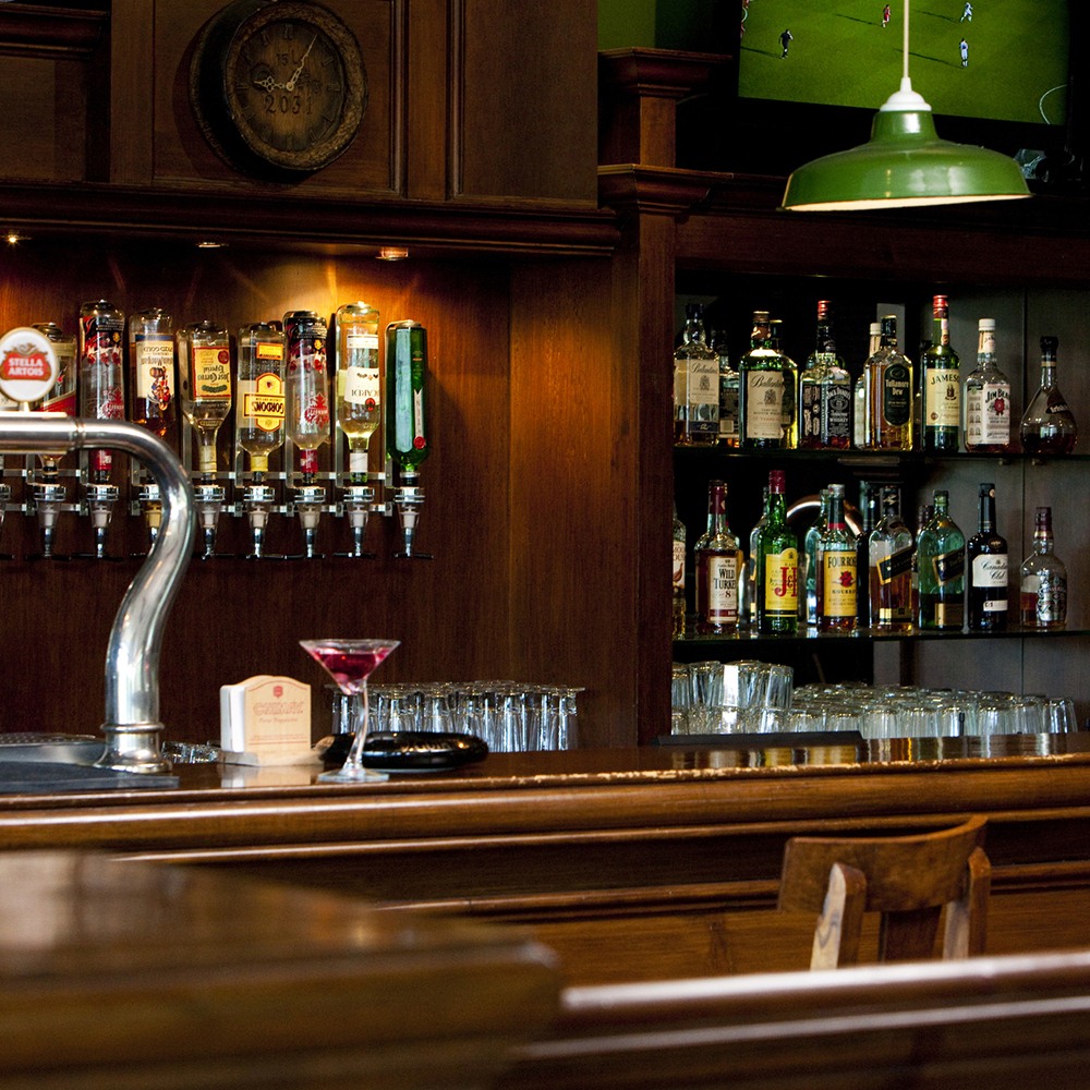 Bar & Pub